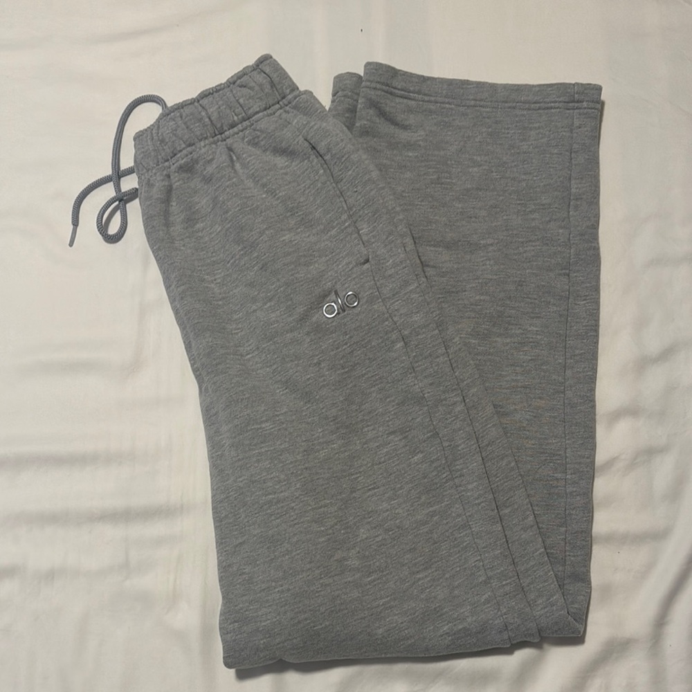 ALO Accolade Straight Leg Sweatpants